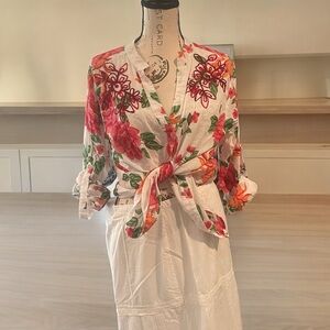 Chic Connection light floral embroidered blouse Women’s Size L boho
